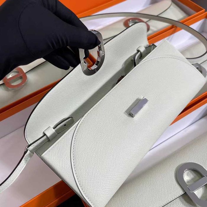 HERMES カーフスキン 脇下バッグ セミハンドメイド 24cm サイズ:24cm