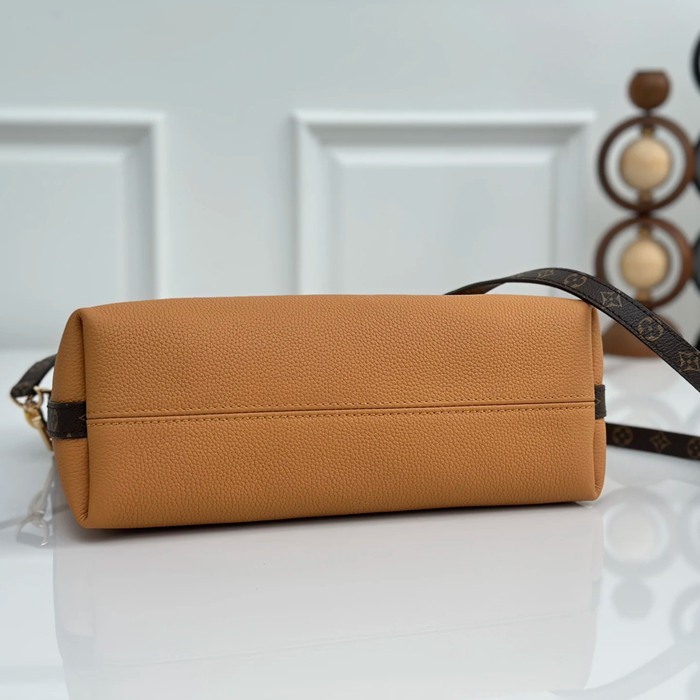 LOUIS VUITTON M28029 牛皮 モノグラム ブラック 斜め掛けバッグ 斜め掛けチェーン 30x26x10cm サイズ:30x26x10cm