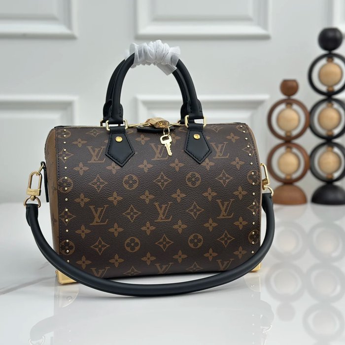 LOUIS VUITTON M26181 牛皮 モノグラム キャンバス 斜め掛けバッグ 斜め掛けショルダー手提げ 25x20x15cm サイズ:25x20x15cm LOUIS VUITTON M26181 牛皮 モノグラム キャンバス 斜め掛けバッグ 斜め掛けショルダー手提げ 25x20x15cm サイズ:25x20x15cm