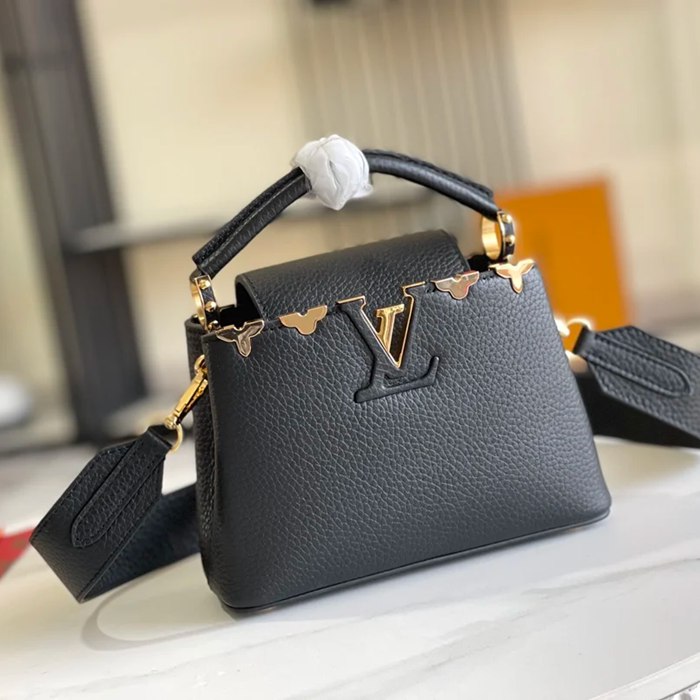 LOUIS VUITTON M56669 PU モノグラム ブラック 斜め掛けバッグ 斜め掛け 21x14cm サイズ:21x14cm
