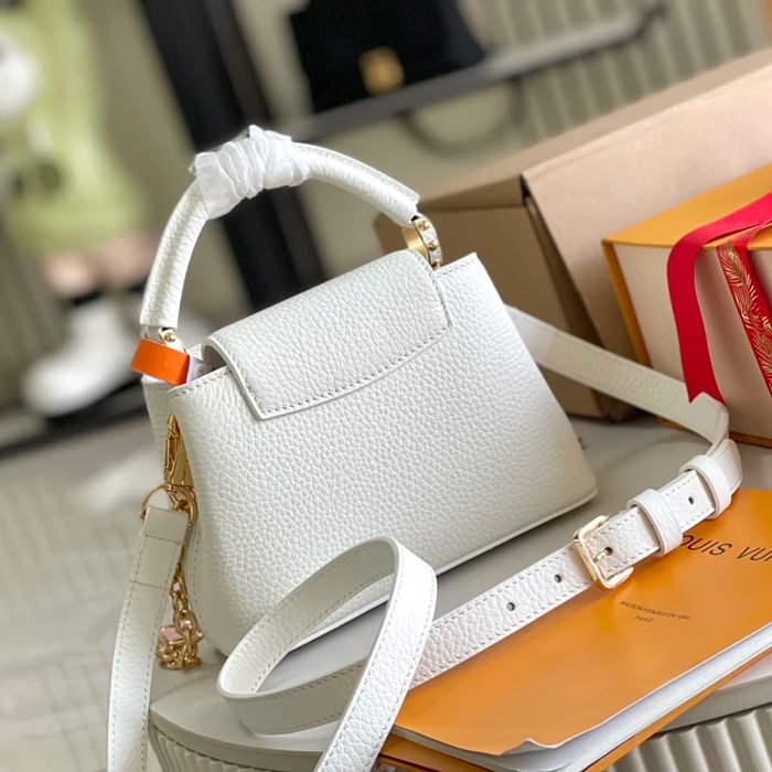 LOUIS VUITTON M20845 本革 モノグラム ホワイト 斜め掛けバッグ 斜め掛けチェーンフラップ 21x14cm サイズ:21x14cm