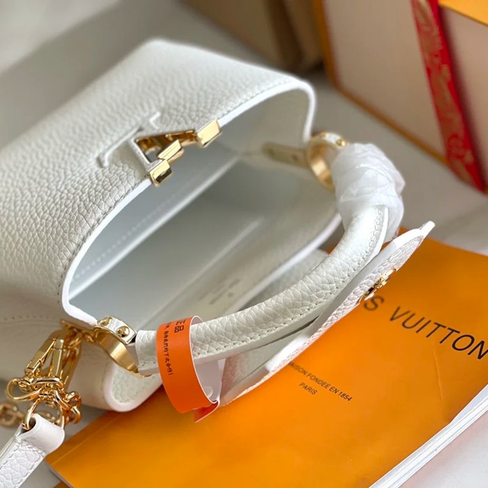 LOUIS VUITTON M20845 本革 モノグラム ホワイト 斜め掛けバッグ 斜め掛けチェーンフラップ 21x14cm サイズ:21x14cm