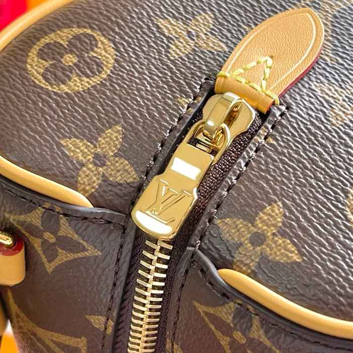 LOUIS VUITTON M13226 モノグラム 斜め掛けバッグ 斜め掛け手提げ 17x15x15cm サイズ:17x15x15cm