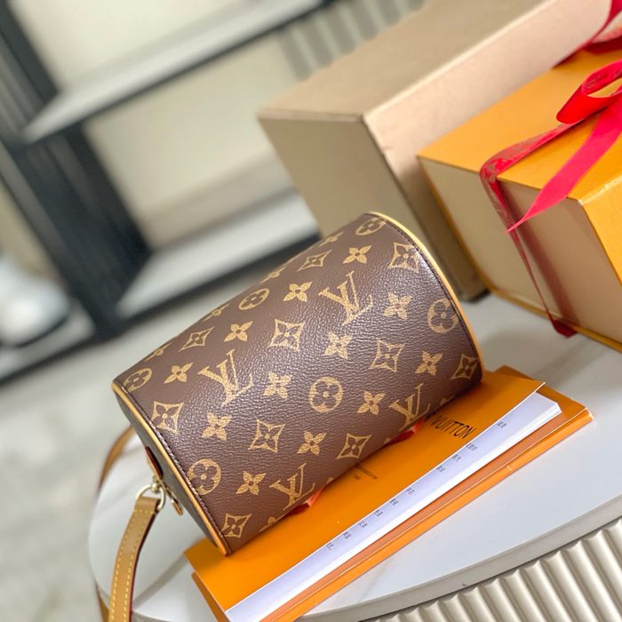 LOUIS VUITTON M13226 モノグラム 斜め掛けバッグ 斜め掛け手提げ 17x15x15cm サイズ:17x15x15cm