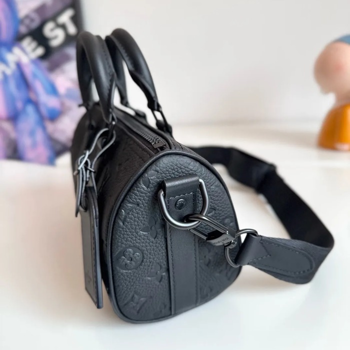 LOUIS VUITTON M20900 牛皮 モノグラム 斜め掛けバッグ レディース斜め掛け 25x15x11cm サイズ:25x15x11cm