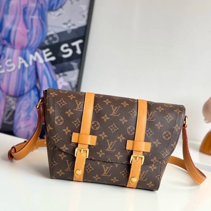LOUIS VUITTON M28115 キャンバス モノグラム 斜め掛けバッグ 斜め掛けリュックフラップ 32x19.5x11cm サイズ:32x19.5x11cm LOUIS VUITTON M28115 キャンバス モノグラム 斜め掛けバッグ 斜め掛けリュックフラップ 32x19.5x11cm サイズ:32x19.5x11cm