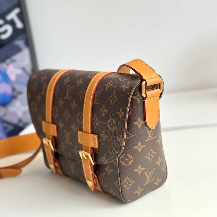 LOUIS VUITTON M28115 キャンバス モノグラム 斜め掛けバッグ 斜め掛けリュックフラップ 32x19.5x11cm サイズ:32x19.5x11cm