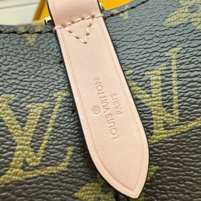 LOUIS VUITTON M44022 ボックスレザー 斜め掛けバッグ レディース斜め掛け 26x26x17.5cm サイズ:26x26x17.5cm
