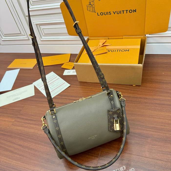 LOUIS VUITTON M26360 ボックスレザー 斜め掛けバッグ レディース斜め掛け 26x17x13.5cm サイズ:26x17x13.5cm