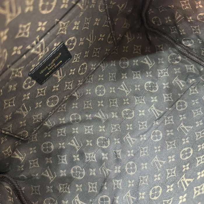 LOUIS VUITTON M26039 ボックスレザー 斜め掛けバッグ レディース斜め掛け 26x17x13.5cm サイズ:26x17x13.5cm