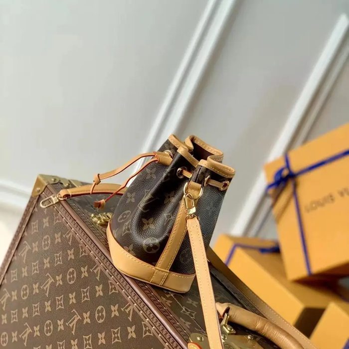 LOUIS VUITTON M81266 牛皮 モノグラム キャンバス 斜め掛けバッグ レディース斜め掛け 16x13x10cm サイズ:16x13x10cm