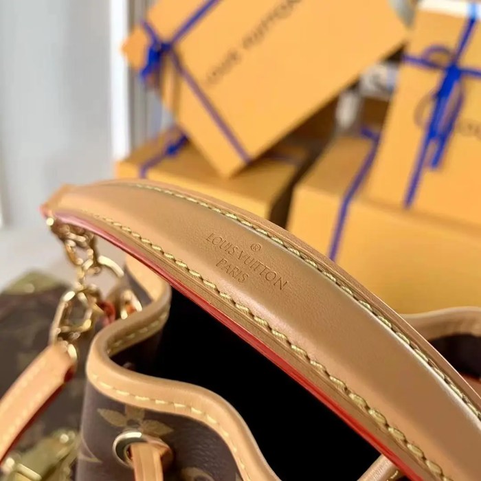 LOUIS VUITTON M81266 牛皮 モノグラム キャンバス 斜め掛けバッグ レディース斜め掛け 16x13x10cm サイズ:16x13x10cm