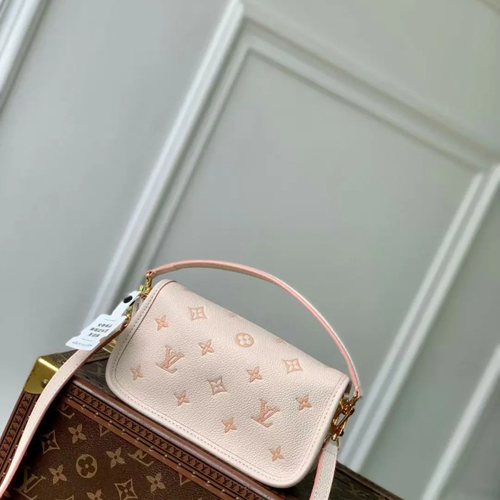 LOUIS VUITTON M13642 モノグラム 斜め掛けバッグ レディース斜め掛けフラップ 19x10.5cm サイズ:19x10.5cm