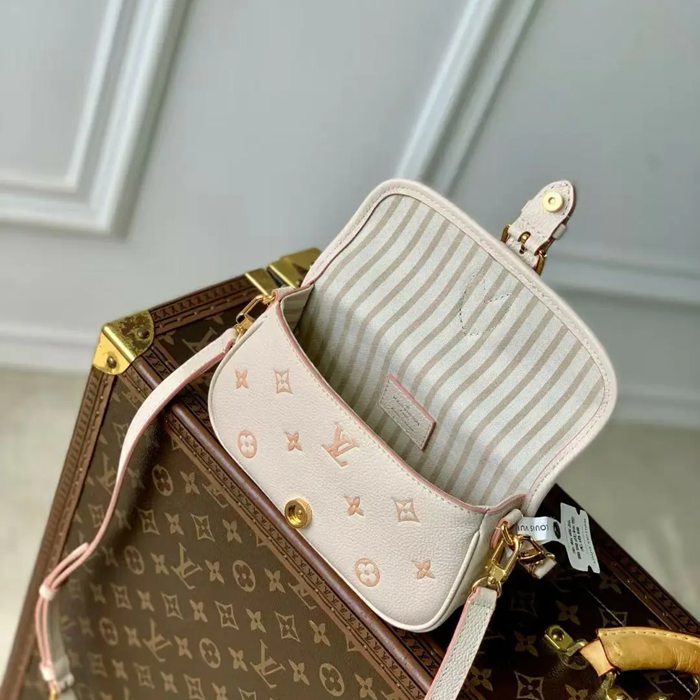 LOUIS VUITTON M13642 モノグラム 斜め掛けバッグ レディース斜め掛けフラップ 19x10.5cm サイズ:19x10.5cm