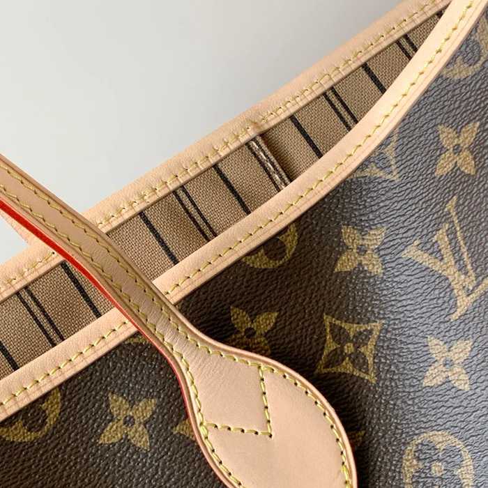 LOUIS VUITTON M11948 キャンバス モノグラム 斜め掛けバッグ レディース斜め掛け 39x32x19cm サイズ:39x32x19cm