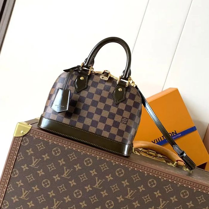 LOUIS VUITTON M40606 牛皮 モノグラム ゴールド 斜め掛けバッグ レディース斜め掛け サイズ:23.5x17.5x11.5cm LOUIS VUITTON M40606 牛皮 モノグラム ゴールド 斜め掛けバッグ レディース斜め掛け サイズ:23.5x17.5x11.5cm