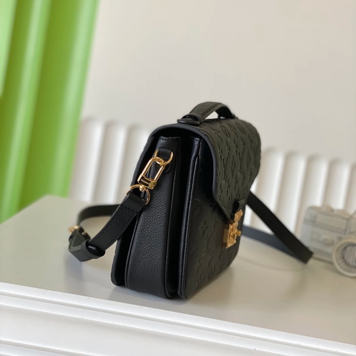 LOUIS VUITTON M41487 斜め掛けバッグ 斜め掛け サイズ:25.0x19.0x7.0cm