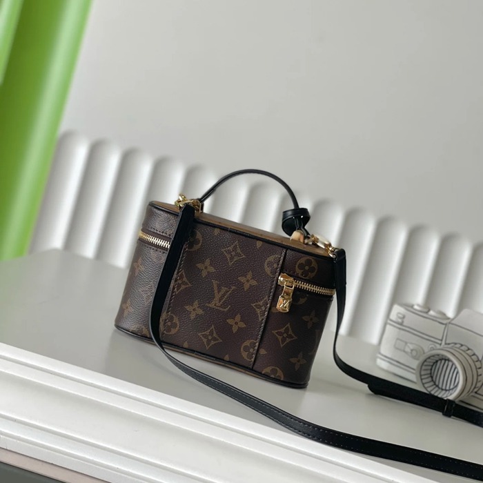 LOUIS VUITTON M47125 斜め掛けバッグ 斜め掛け サイズ:19.0x11.5x6.5cm