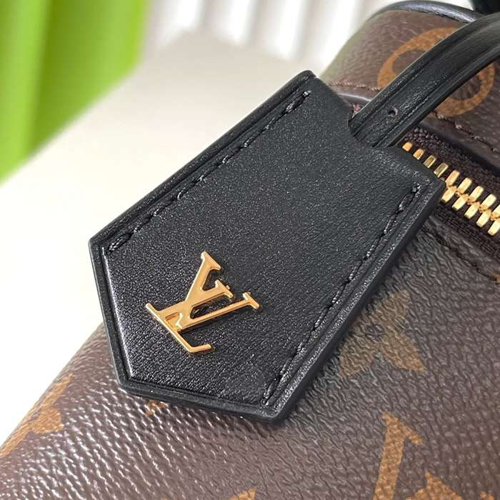 LOUIS VUITTON M47125 斜め掛けバッグ 斜め掛け サイズ:19.0x11.5x6.5cm