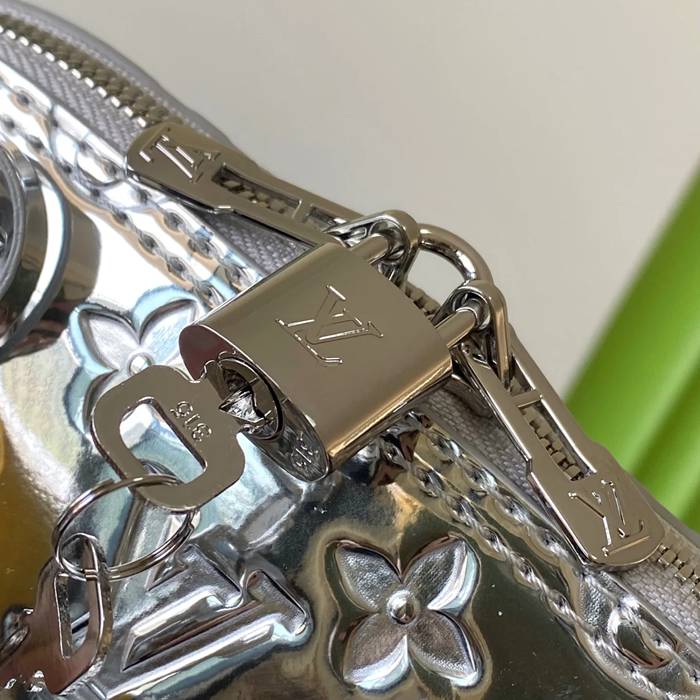 LOUIS VUITTON M26335 漆皮 斜め掛けバッグ 斜め掛け手提げ サイズ:23.5x17.5x11.5cm