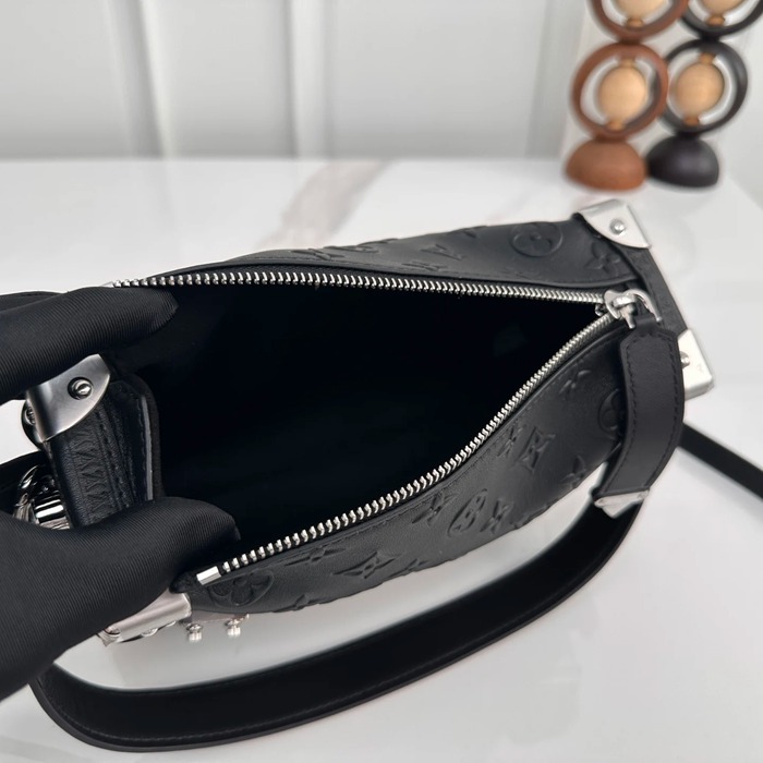 LOUIS VUITTON M14572 牛皮 モノグラム ブラック 斜め掛けバッグ レディース斜め掛け 23.5x16x8.5cm サイズ:23.5x16x8.5cm