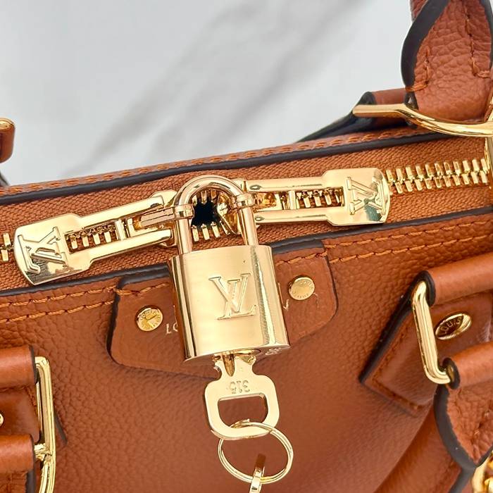 LOUIS VUITTON M29091 キャンバス モノグラム ブラック 斜め掛けバッグ レディース斜め掛けチェーン 24x18x12cm サイズ:24x18x12cm