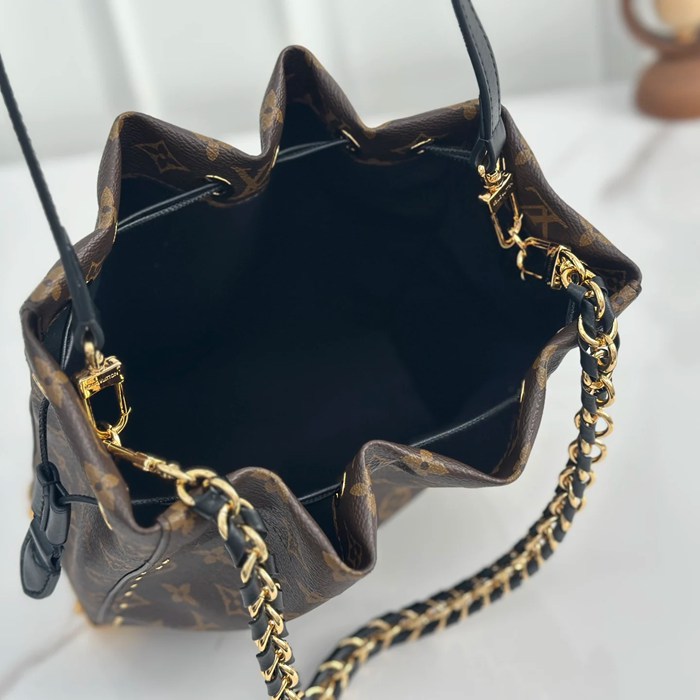 LOUIS VUITTON M28515 牛皮 モノグラム ブラック 斜め掛けバッグ レディース斜め掛けチェーン 27x23cm サイズ:27x23cm