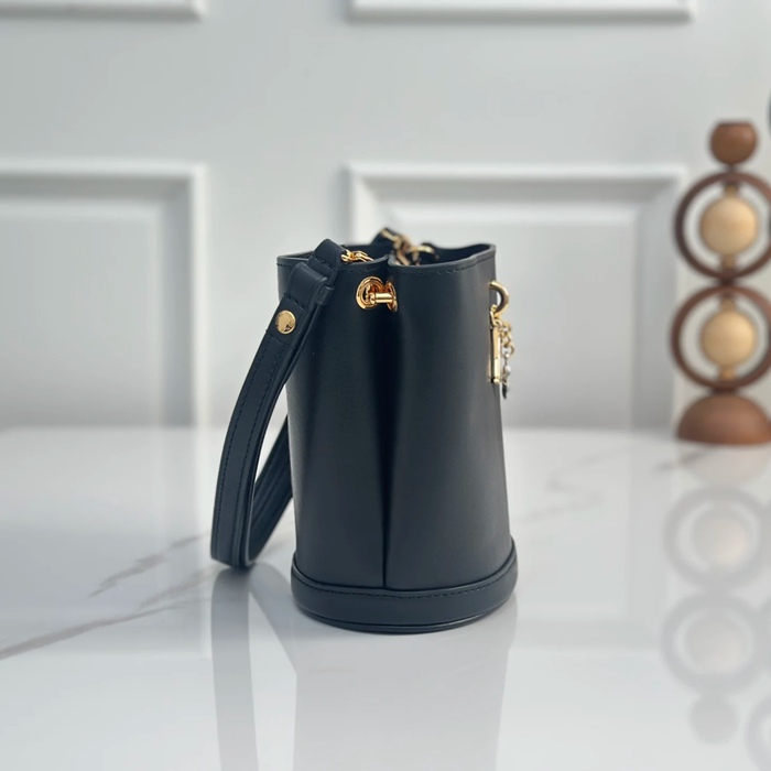 LOUIS VUITTON M27260 牛皮 モノグラム ブラック 斜め掛けバッグ レディース斜め掛け 17.5x16x11cm サイズ:17.5x16x11cm