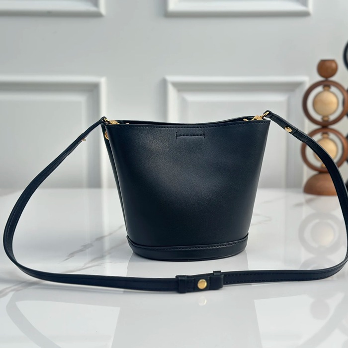 LOUIS VUITTON M27260 牛皮 モノグラム ブラック 斜め掛けバッグ レディース斜め掛け 17.5x16x11cm サイズ:17.5x16x11cm