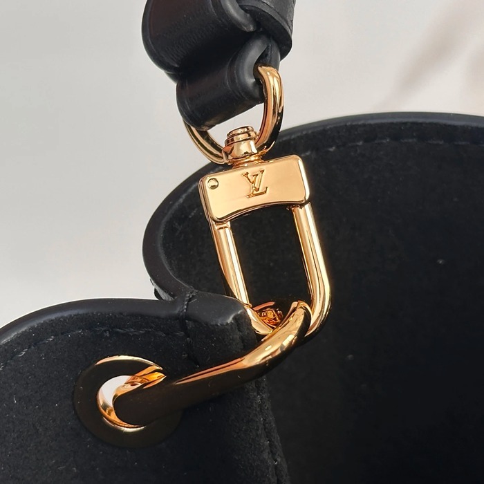 LOUIS VUITTON M27260 牛皮 モノグラム ブラック 斜め掛けバッグ レディース斜め掛け 17.5x16x11cm サイズ:17.5x16x11cm