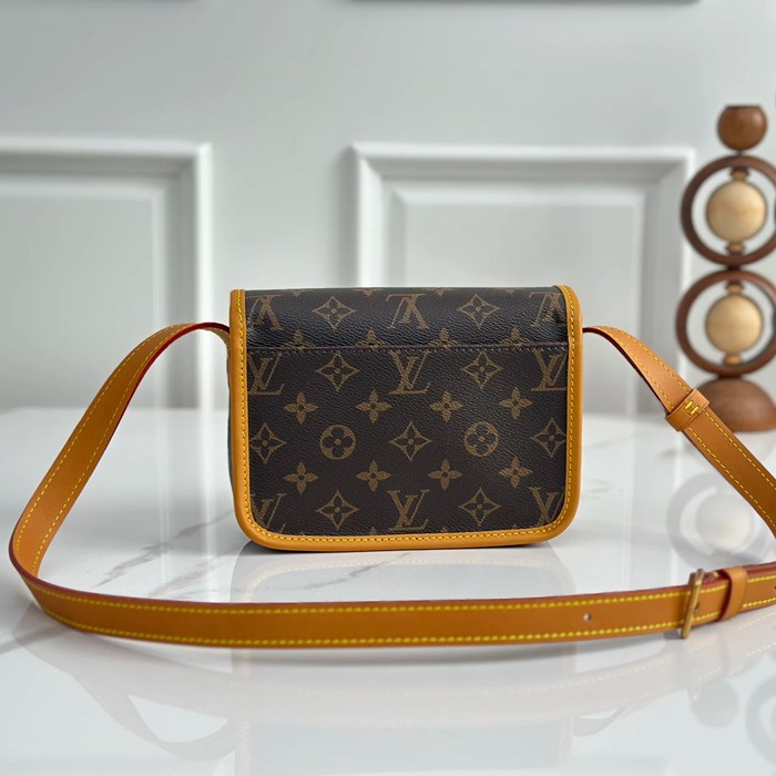 LOUIS VUITTON M26805 牛皮 モノグラム 斜め掛けバッグ レディース斜め掛け サイズ:19.5x15.0x6.0cm