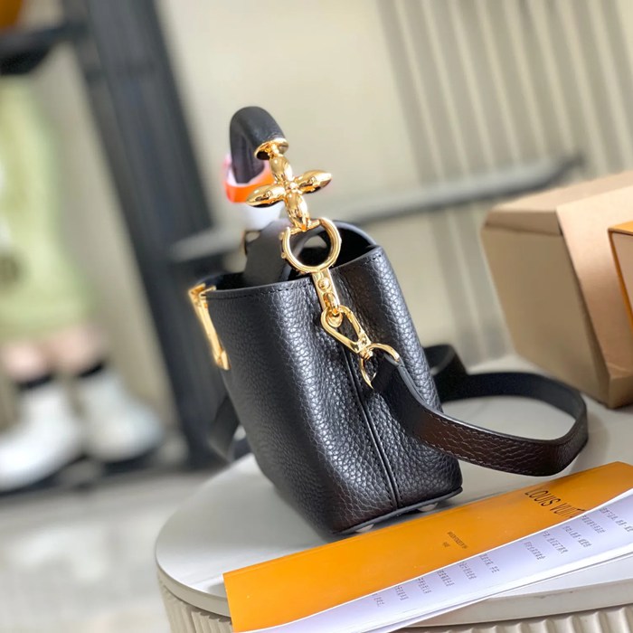 LOUIS VUITTON M23943 牛皮 モノグラム ブラック 斜め掛けバッグ レディース斜め掛けフラップ 21x14cm サイズ:21x14cm