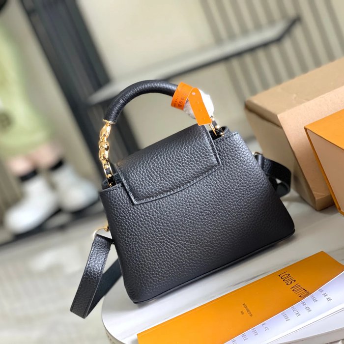 LOUIS VUITTON M23943 牛皮 モノグラム ブラック 斜め掛けバッグ レディース斜め掛けフラップ 21x14cm サイズ:21x14cm