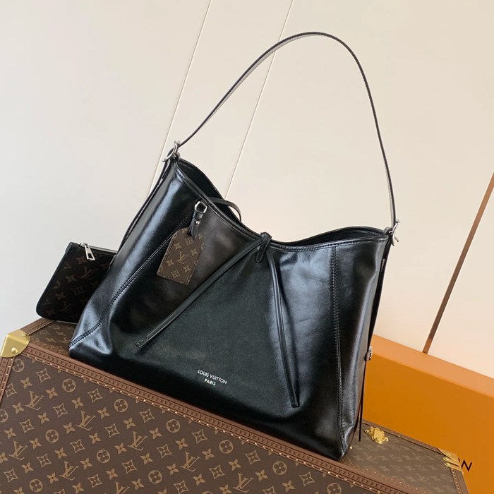 LOUIS VUITTON M25143 羊皮 斜め掛けバッグ レディース斜め掛け 39x30x15cm サイズ:39x30x15cm LOUIS VUITTON M25143 羊皮 斜め掛けバッグ レディース斜め掛け 39x30x15cm サイズ:39x30x15cm