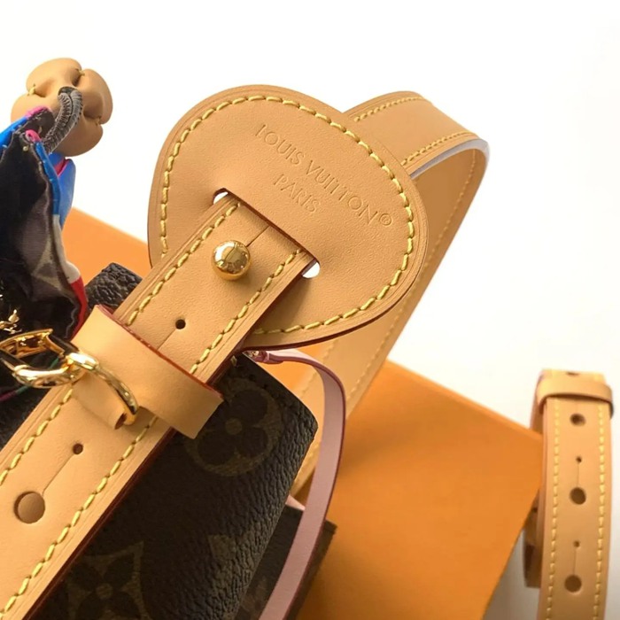 LOUIS VUITTON M26642 キャンバス モノグラム 斜め掛けバッグ レディース斜め掛け 18x16x12cm サイズ:18x16x12cm