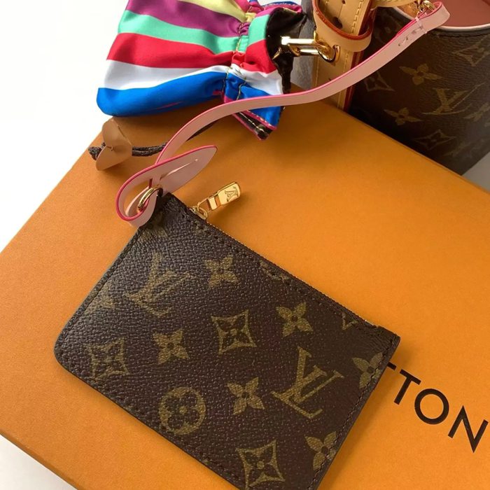 LOUIS VUITTON M26642 キャンバス モノグラム 斜め掛けバッグ レディース斜め掛け 18x16x12cm サイズ:18x16x12cm