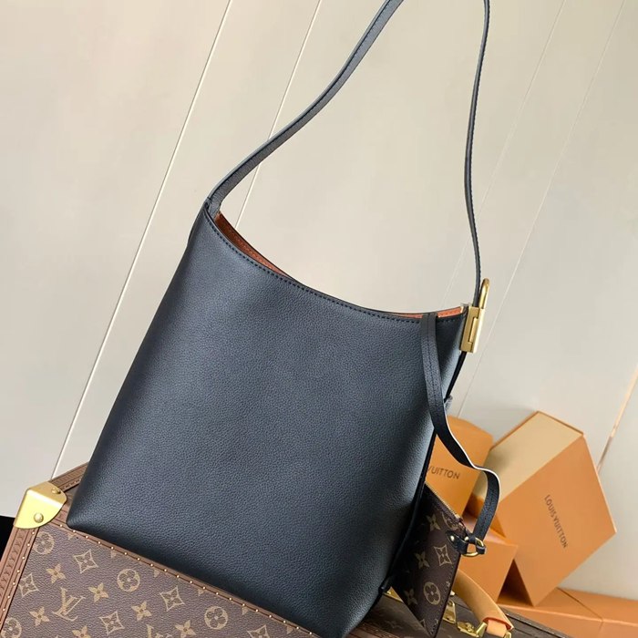 LOUIS VUITTON M25352 牛皮 ブラック ショルダーバッグ レディースショルダー 28x24x16cm サイズ:28x24x16cm