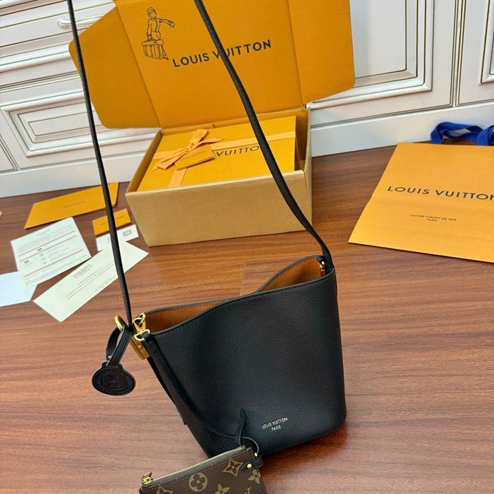 LOUIS VUITTON M25543 ボックスレザー 斜め掛けバッグ レディース斜め掛け 18x16x12cm サイズ:18x16x12cm