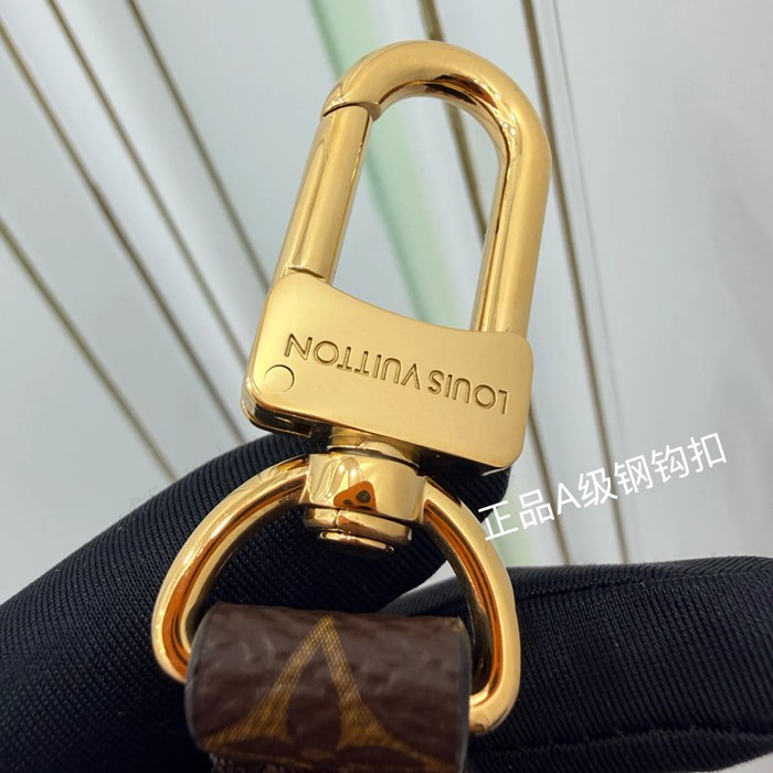 LOUIS VUITTON M28029 ボックスレザー 斜め掛けバッグ レディース斜め掛け 30x26x10cm サイズ:30x26x10cm