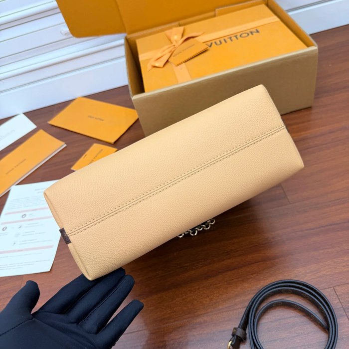 LOUIS VUITTON M28029 ボックスレザー 斜め掛けバッグ レディース斜め掛け 30x26x10cm サイズ:30x26x10cm