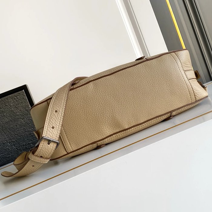 PRADA 1BG604 レザー 斜め掛けバッグ、ショルダーバッグ、ハンドバッグ クラシック 35x22x11cm サイズ:35x22x11cm