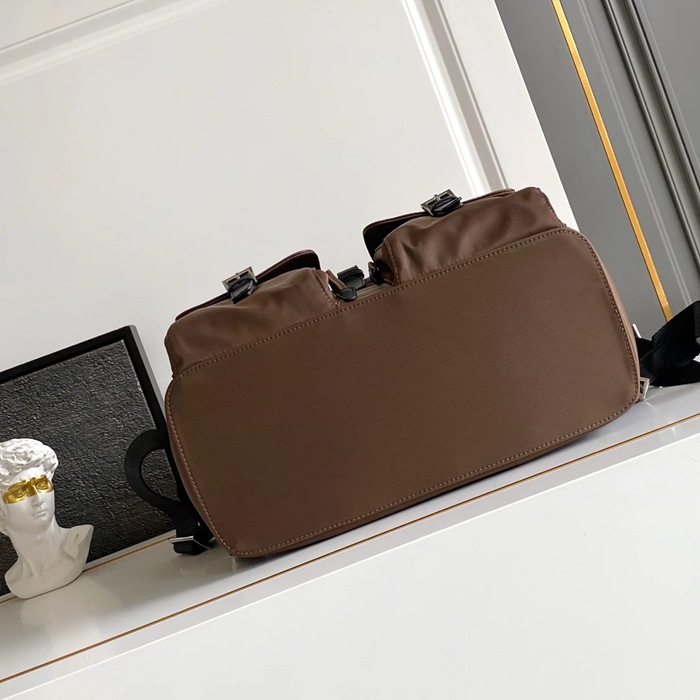 PRADA 2VZ110 ナイロン ゴールド ショルダーバッグ、リュックサック ナイロン、クラシック 39x34x15cm サイズ:39x34x15cm