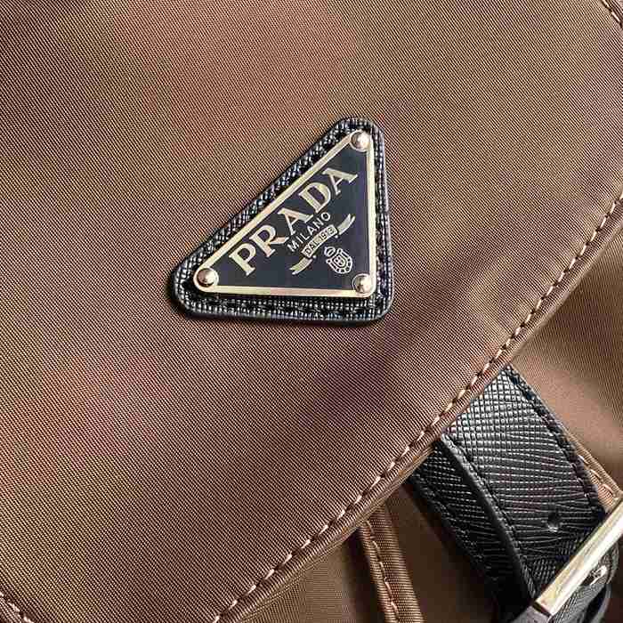 PRADA 2VZ110 ナイロン ゴールド ショルダーバッグ、リュックサック ナイロン、クラシック 39x34x15cm サイズ:39x34x15cm
