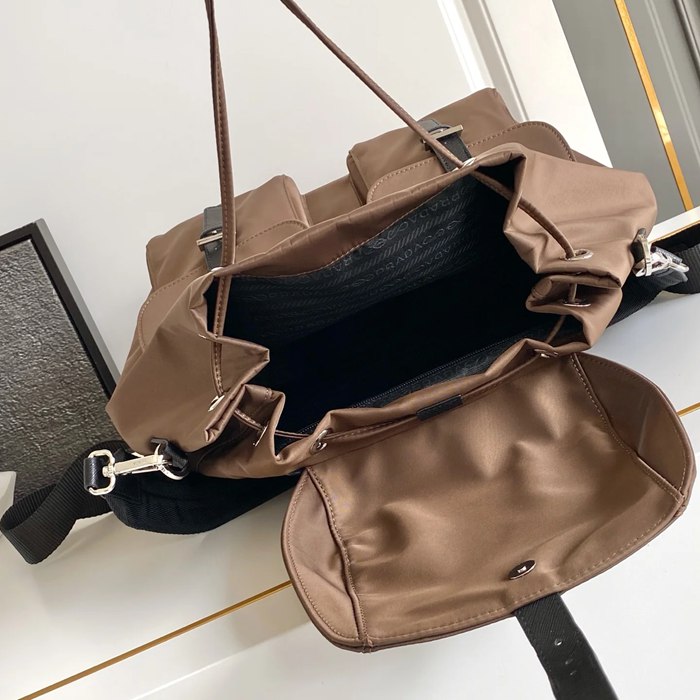 PRADA 2VZ110 ナイロン ゴールド ショルダーバッグ、リュックサック ナイロン、クラシック 39x34x15cm サイズ:39x34x15cm