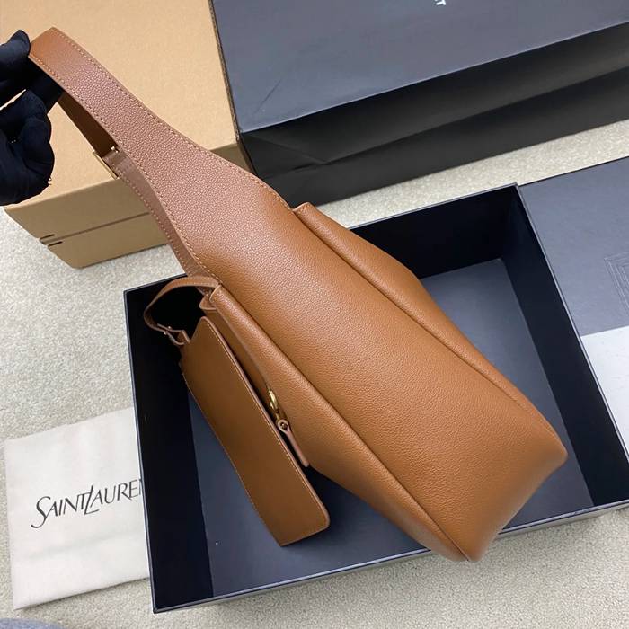 SAINT LAURENT 850533 ブラウン、ゴールド ショルダーバッグ、脇下バッグ クラシック 22x22x10cm サイズ:22x22x10cm