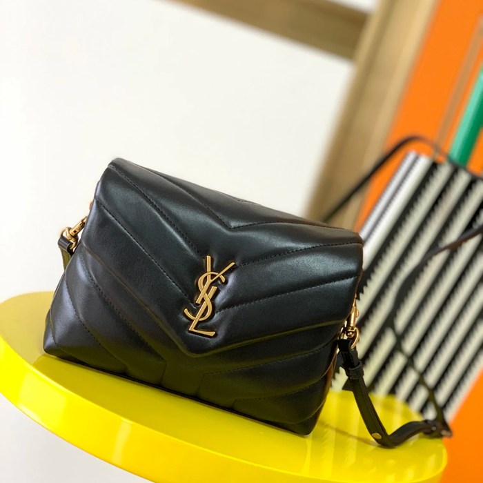 SAINT LAURENT 467072 カーフレザー 斜め掛けバッグ ミニ、クラシック 20x14cm サイズ:20x14cm