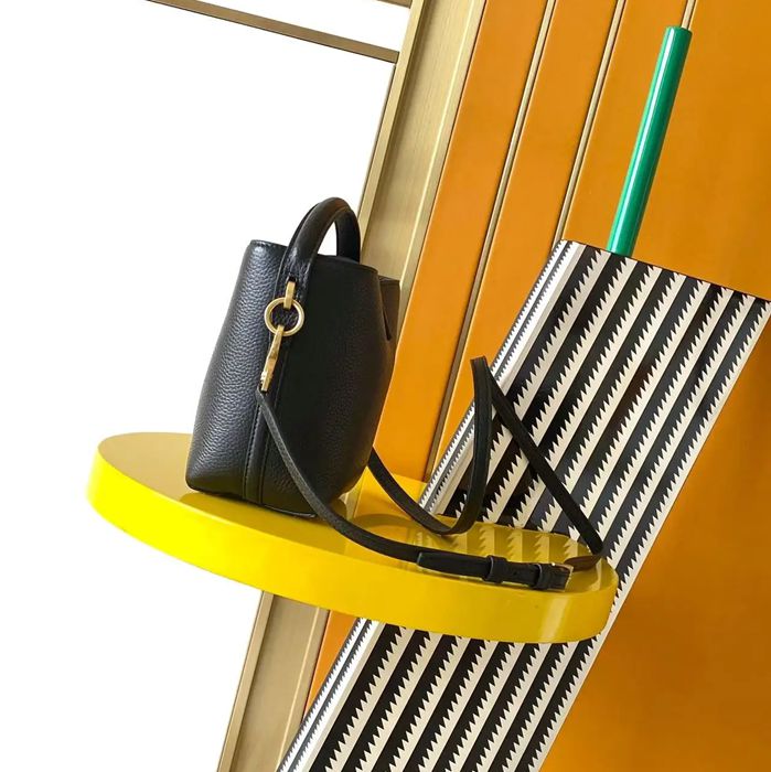 SAINT LAURENT 765870 カーフレザー、カーフ ゴールド 斜め掛けバッグ、バケツバッグ ミニ、クラシック 15x13cm サイズ:15x13cm