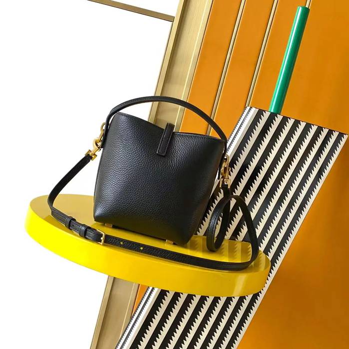 SAINT LAURENT 765870 カーフレザー、カーフ ゴールド 斜め掛けバッグ、バケツバッグ ミニ、クラシック 15x13cm サイズ:15x13cm