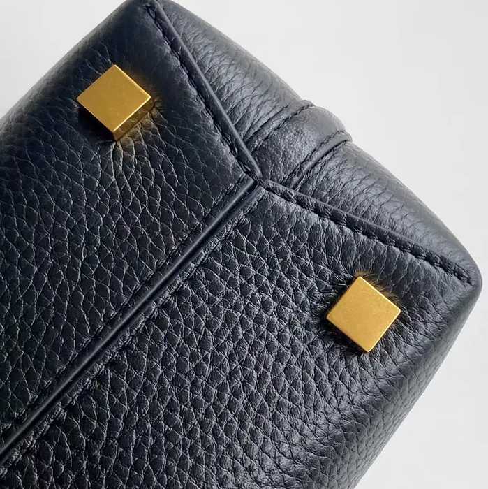 SAINT LAURENT 765870 カーフレザー、カーフ ゴールド 斜め掛けバッグ、バケツバッグ ミニ、クラシック 15x13cm サイズ:15x13cm
