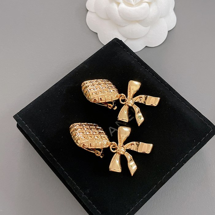 シャネル スタイル ピアス バンズ
